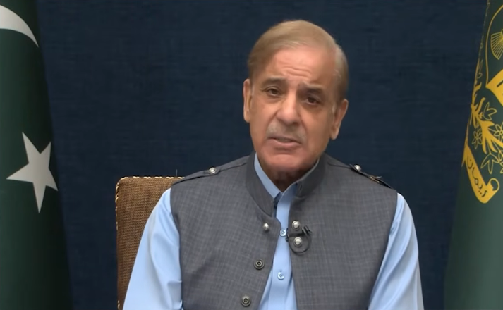 The Economic Context in Pakistan Regarding the recent reduction in petrol prices by 80 rupees, there was a point of view that this calculation could have been opened a day earlier.